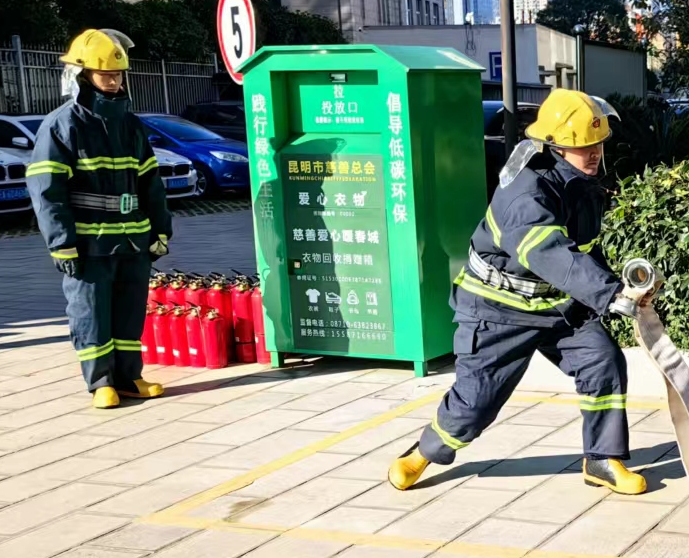 金桂苑小區(qū)消防演練，急救知識，電梯關人自救知識